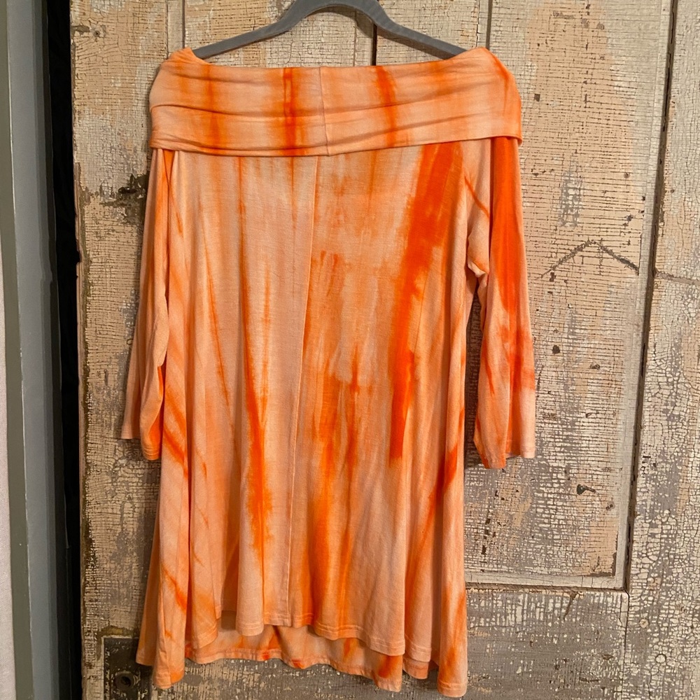 Off shoulder tunic. - Picture 2 of 3